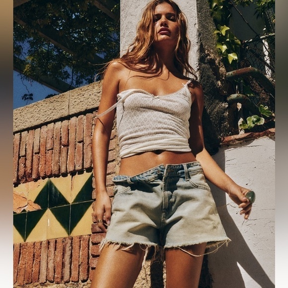 NWT Zara Women's Jean Shorts - Picture 2 of 9